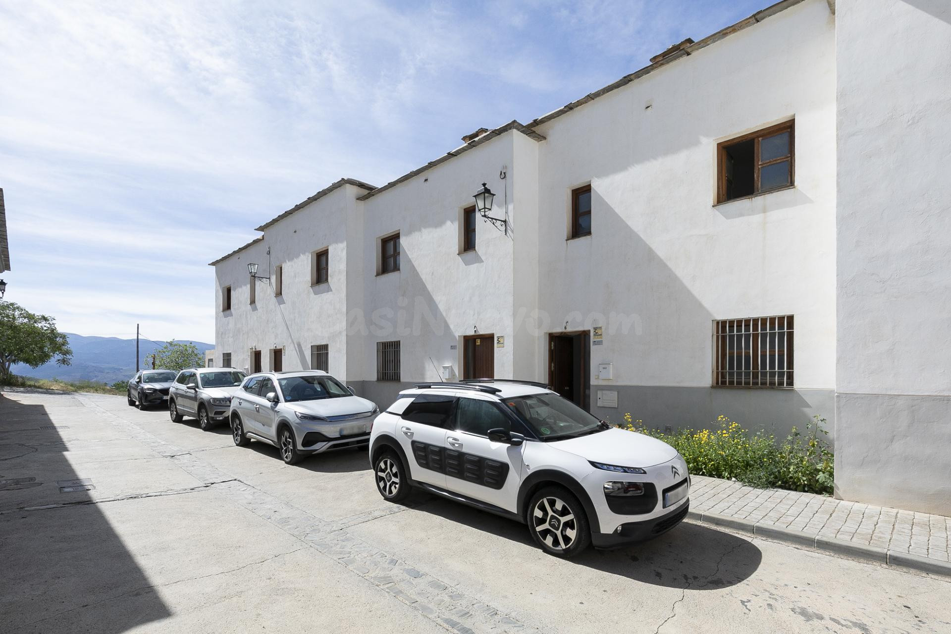 CASA ADOSADA VPO EN LAROLES – TRANQUILIDAD Y CALIDAD DE VIDA EN LA ALPUJARRA