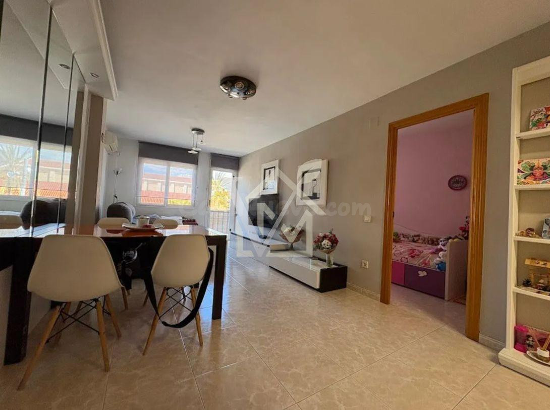 Amplio piso de 119 m2 con terraza, garaje y ascensor - foto 4
