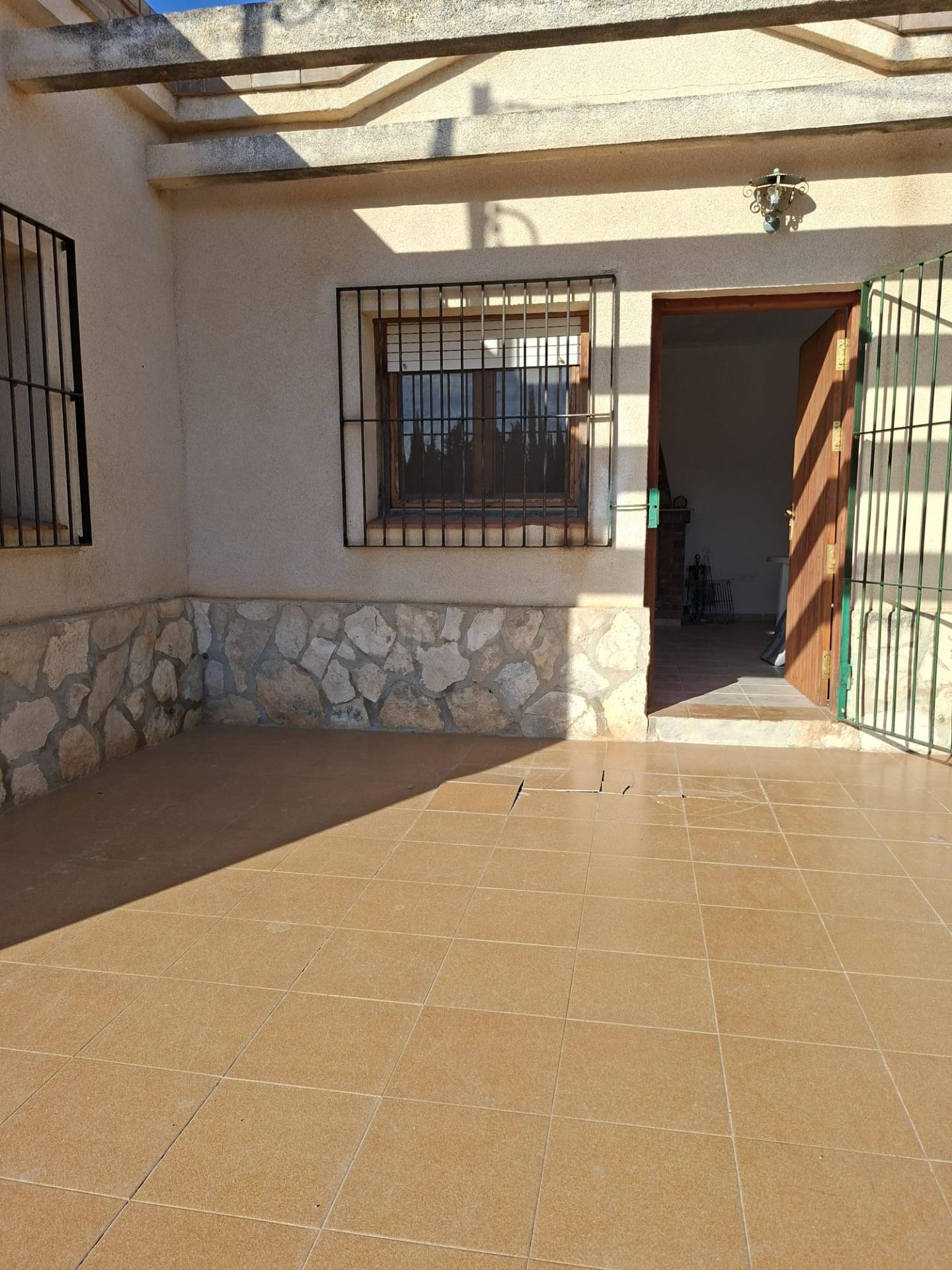 Amplia Finca de Oportunidad: Terreno rustico con casa  en Ve