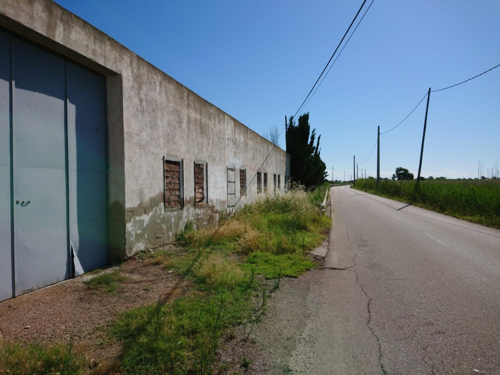 Oportunidad de Inversión: Nave Industrial en Venta por €969.