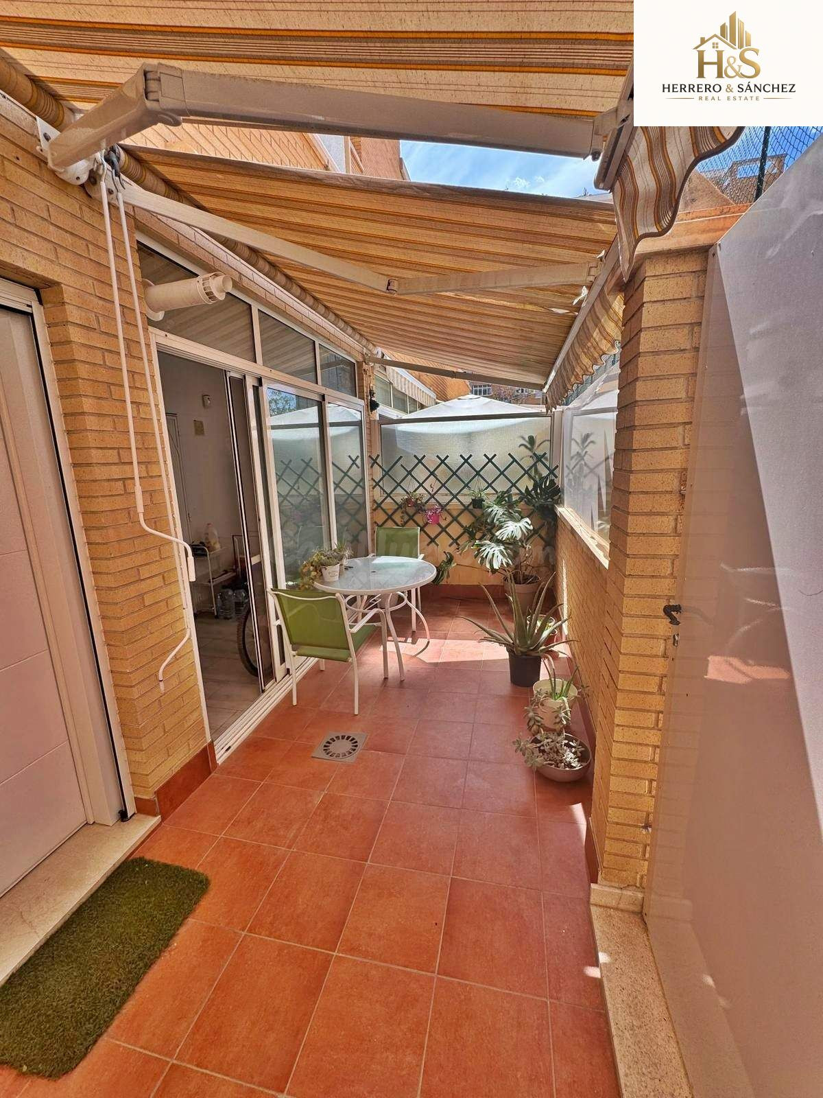 TRÍPLEX DE LUJO EN URBANIZACIÓN VILLA TERESA – SAN GABRIEL – - foto 3