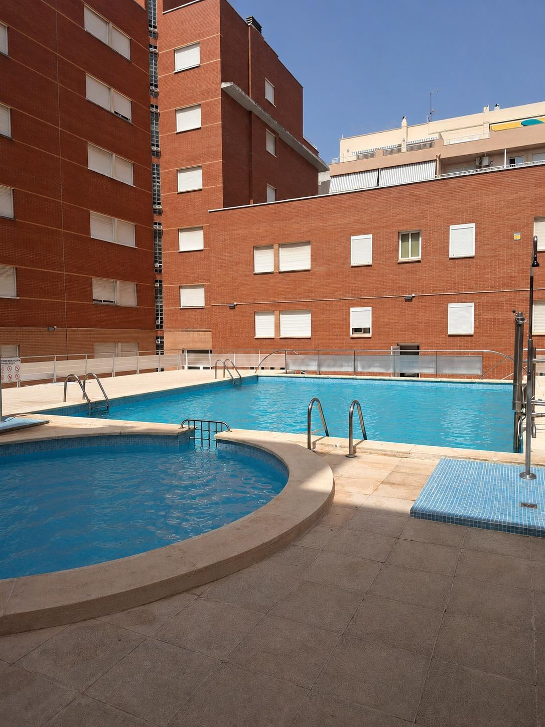 Acogedor Piso en La Ràpita con piscina y parking, a Pasos de la Playa por €187.000