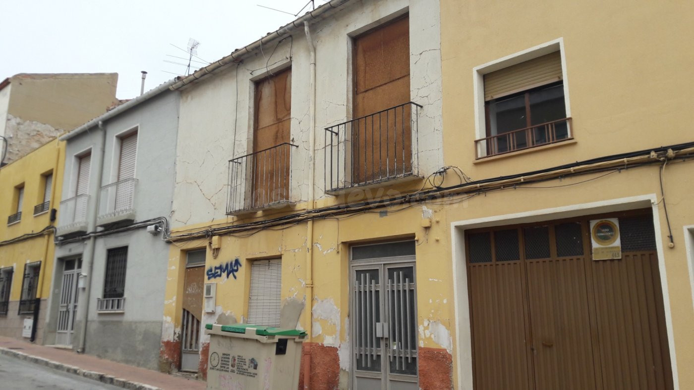 CASA PARA DERRIBAR