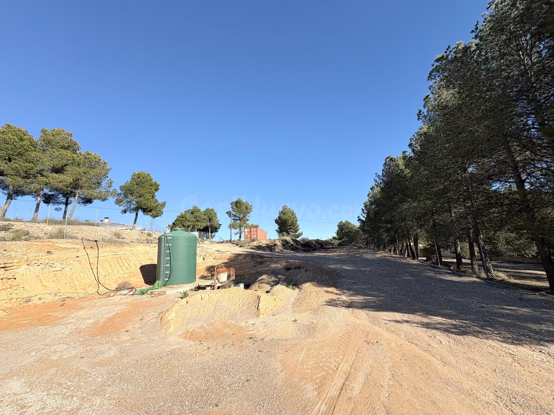 PARCELA DE 4.000M2 EN LAS FUENTECICAS. BUENA UBICACIÓN MUY SOLEADO. TODO ASFALTADO