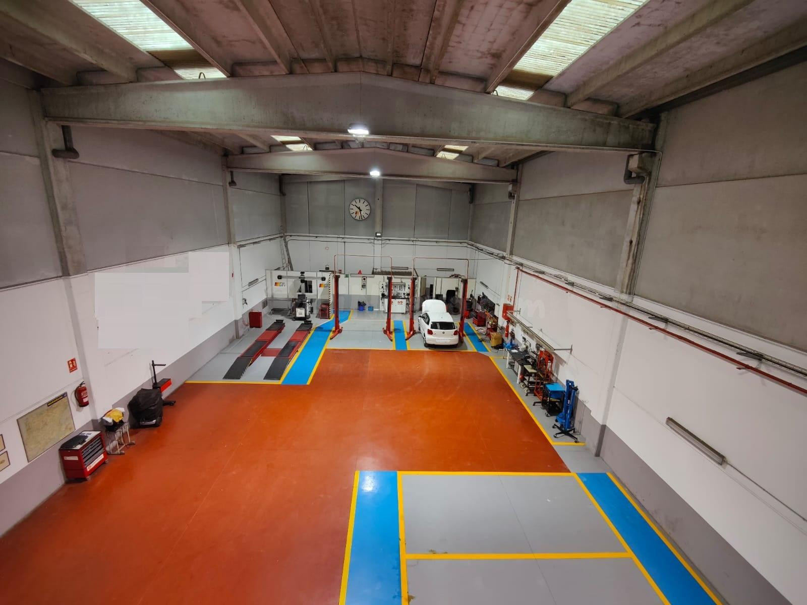 NAVE EN VENTA TOTALMENTE EQUIPADA EN LA RONDA IBÈRICA DE VILANOVA I LA GELTRÚ