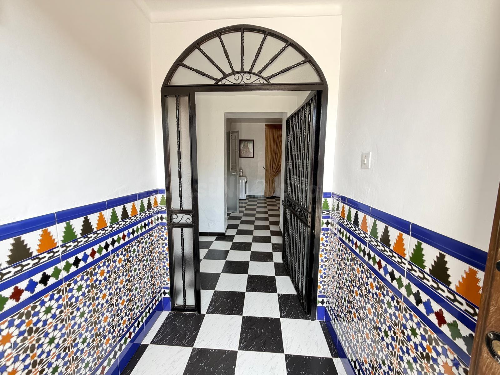 CASA CON AMPLIA PARCELA EN NAVAHERMOSA (SIERRA DE YEGUAS) PU - foto 2