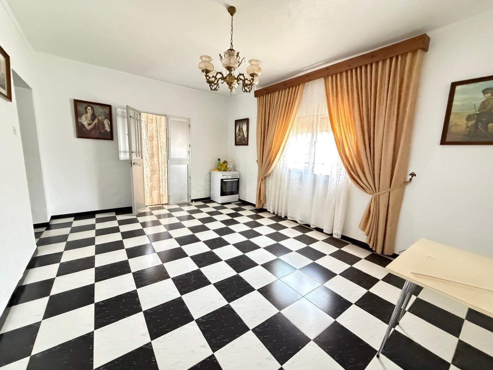 CASA CON AMPLIA PARCELA EN NAVAHERMOSA (SIERRA DE YEGUAS) PU - foto 4