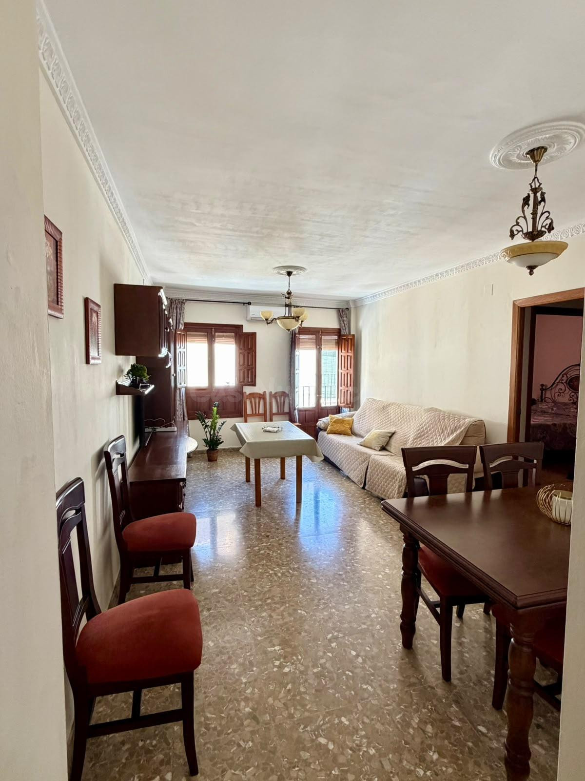 Amplio Piso en el Corazón de Antequera - Alquiler a €1200 o  - foto 2
