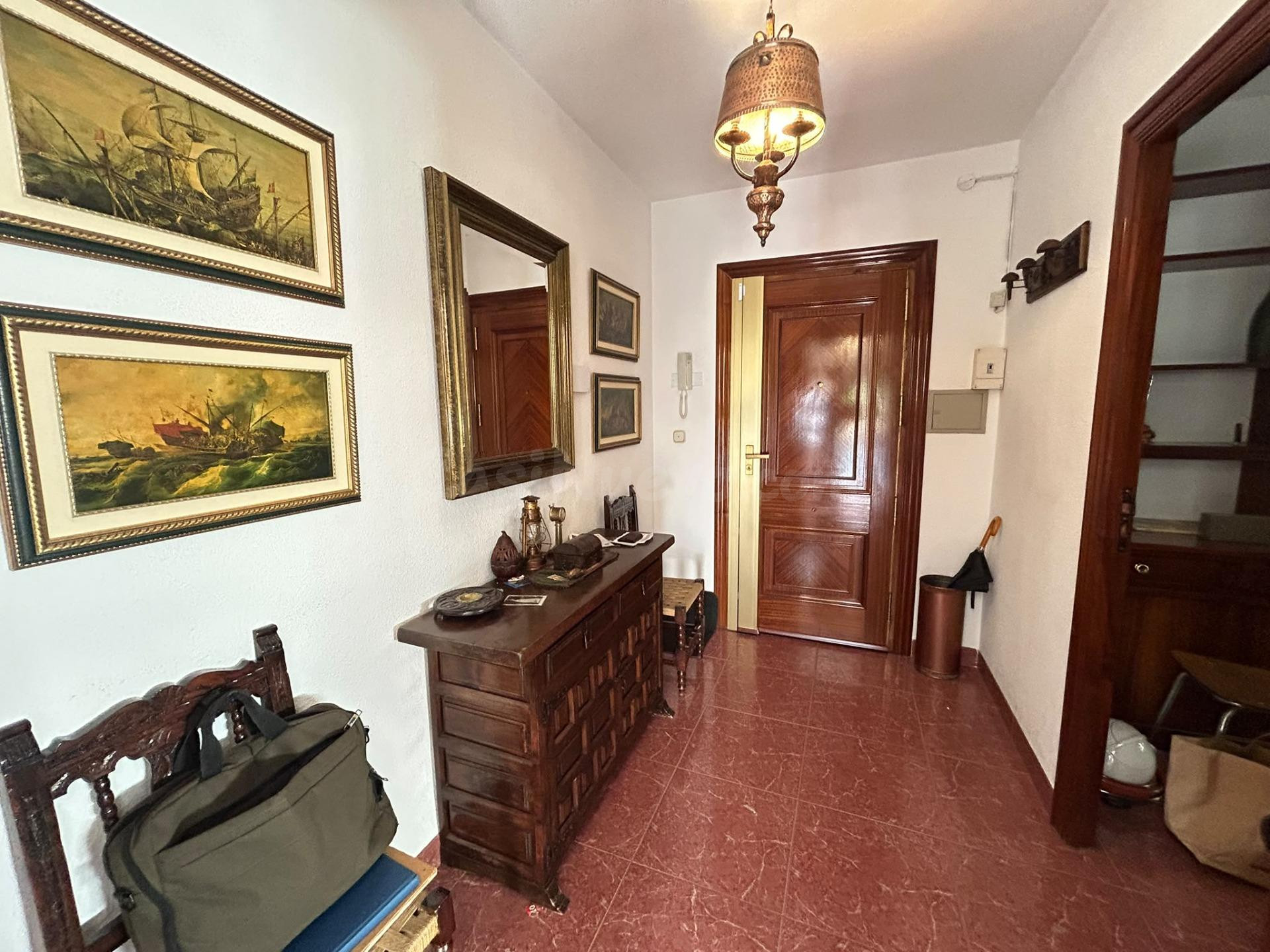 AMPLIO PISO CON GARAJE Y TRASTERO MUY CERQUITA DE LA PUERTA  - foto 2