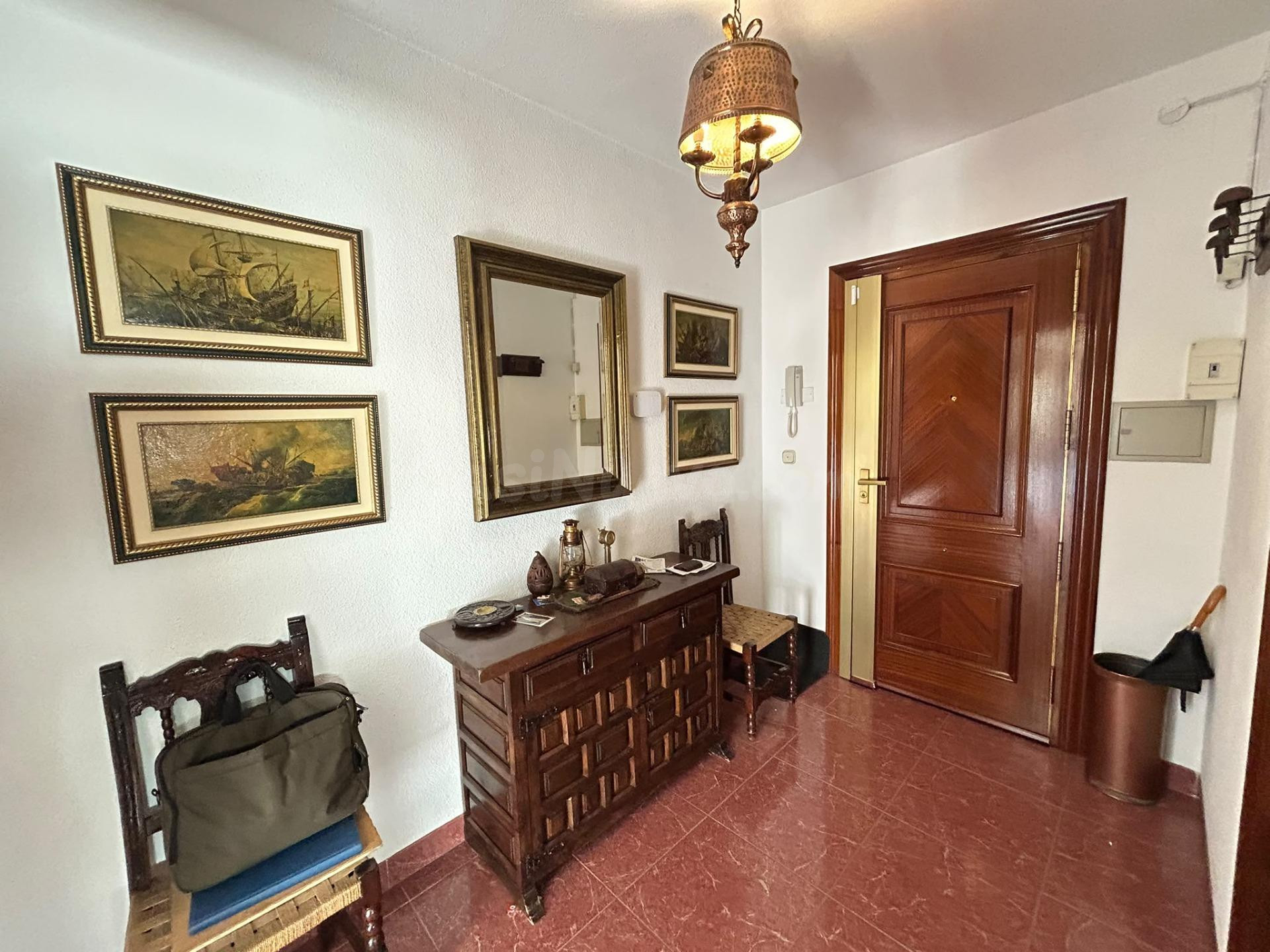 AMPLIO PISO CON GARAJE Y TRASTERO MUY CERQUITA DE LA PUERTA  - foto 3
