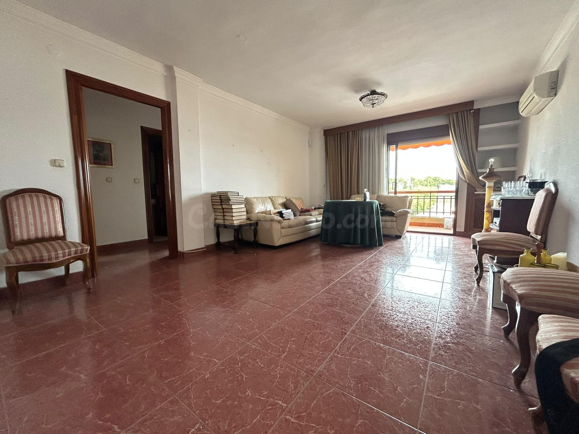 AMPLIO PISO CON GARAJE Y TRASTERO MUY CERQUITA DE LA PUERTA  - foto 4