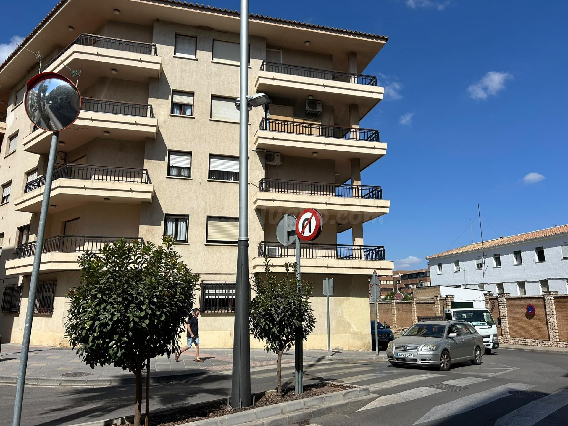 AMPLIO PISO EN AVENIDA DE LA LEGION PUEDE SER TUYO¡¡¡¡¡ - foto 3