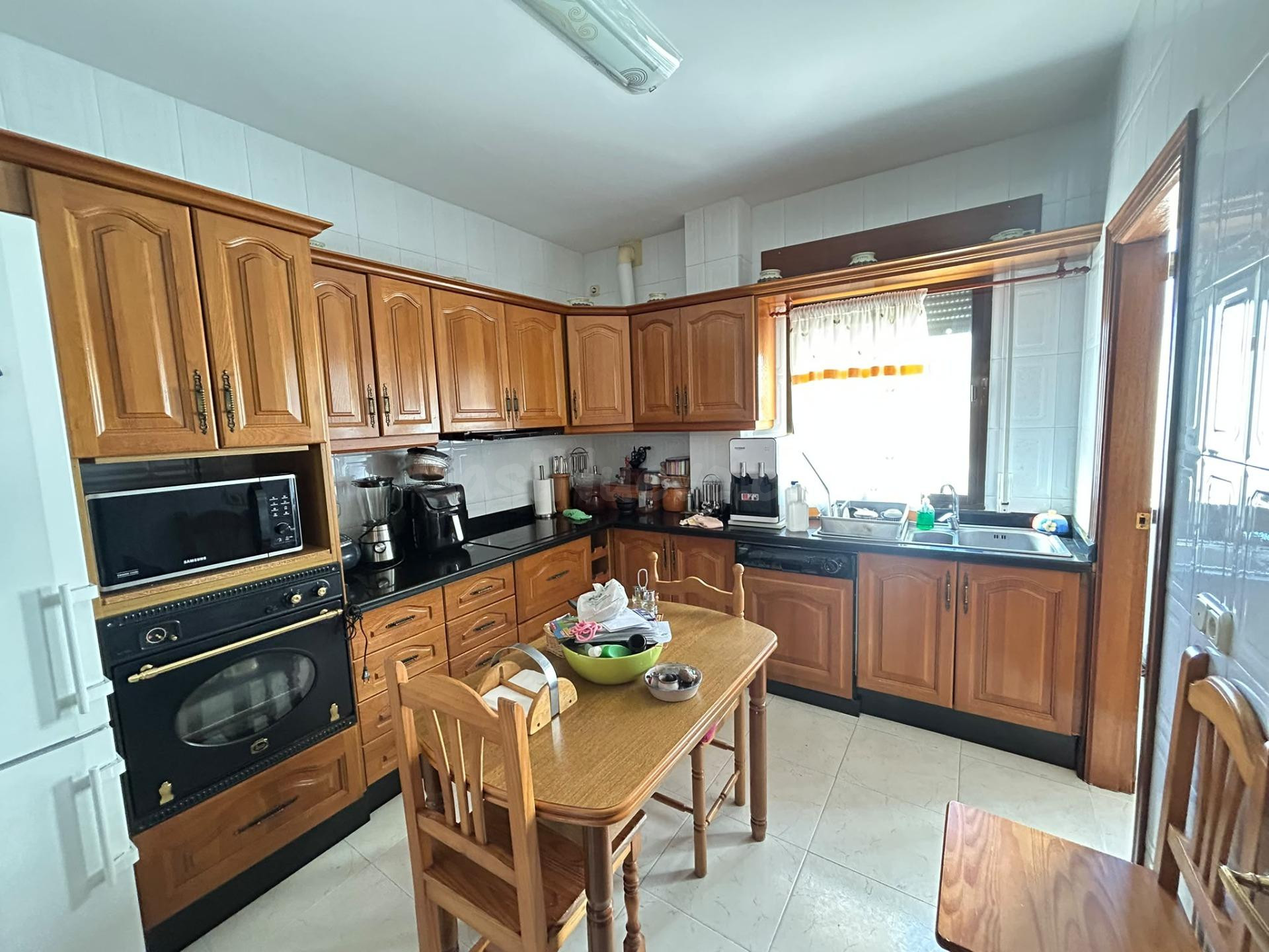 EN EXCLUSIVA AMPLIA CASA CON GARAJE EN ZONA CUESTA ARCHIDONA - foto 2