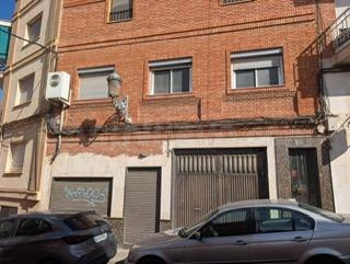 Amplia Planta Baja en Paterna con Proyecto de Vivienda
