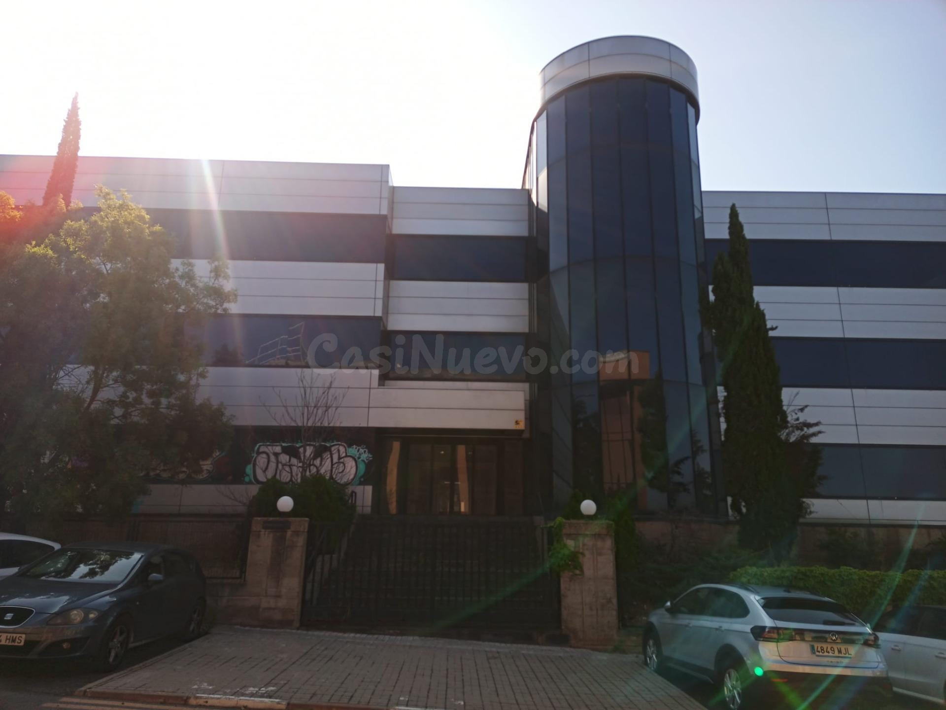 EDIFICIO DE OFICINAS EN VENTA C/ NAVALUENGA,1. LAS ROZAS.