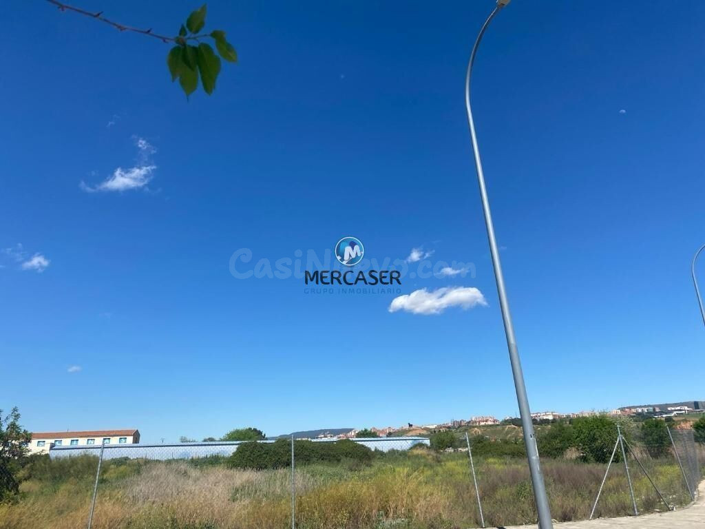 Terreno urbano para construir en venta en c. la aceña sector - foto 2