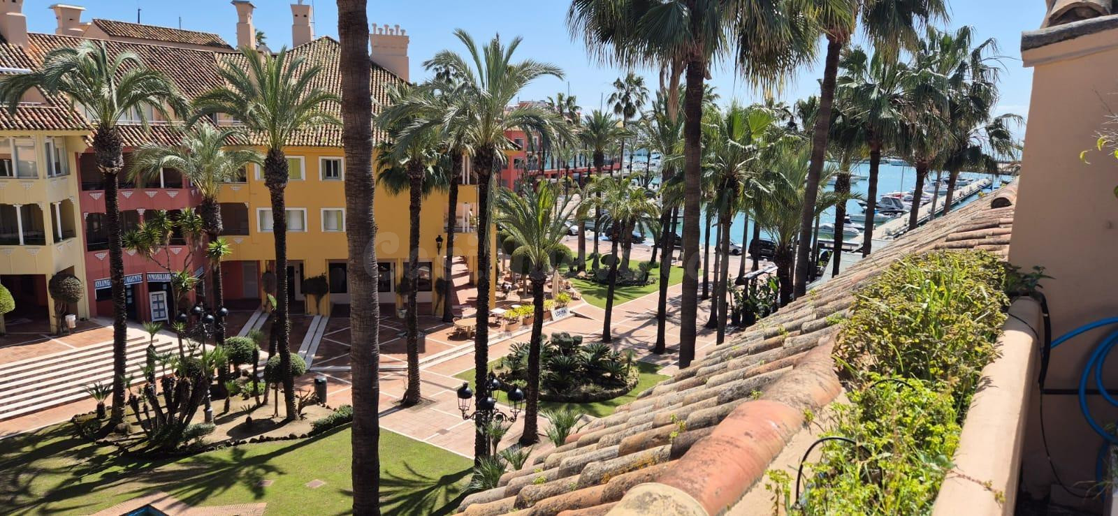 Ático exclusivo en el Puerto de Sotogrande – Plaza de los Naranjos.