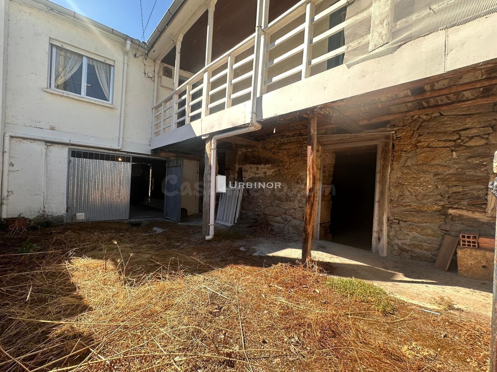 CASA singular de labranza, amplia. En plena Ribeira Sacra –  - foto 5