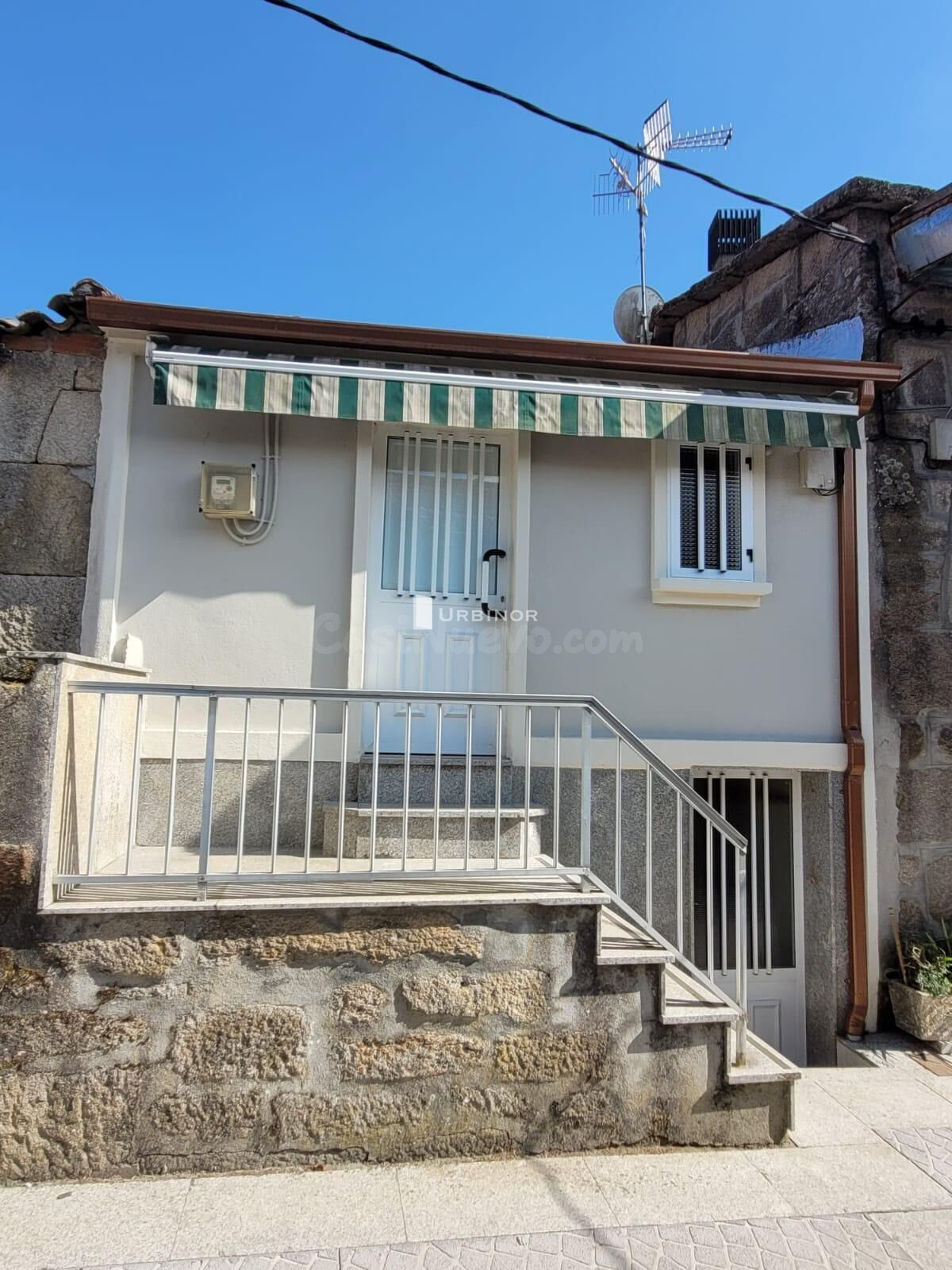 Acogedora casita con finca, económica, lista para entrar en 
