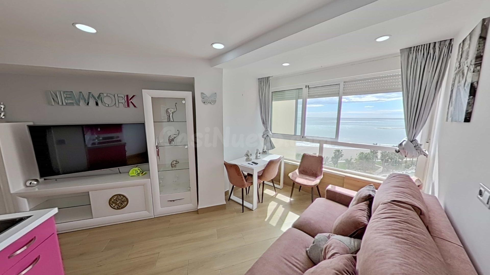 Precioso apartamento reformado en primera línea junto a Puerto Marina en Benalmádena
