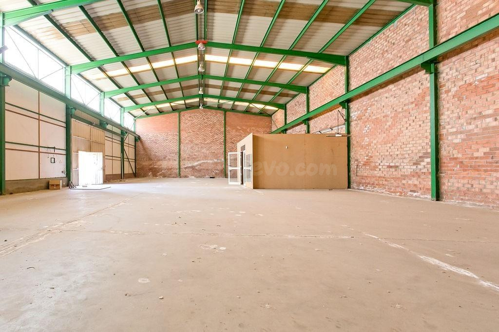 Nave industrial 459m² en venta - Barriada Els Comptals - foto 2