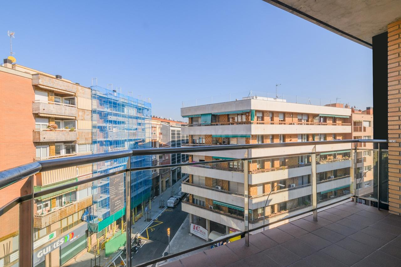 INVERSIÓN DÚPLEX ALQUILADO CON PÀRQUING, EN EL CENTRO DE MANRESA