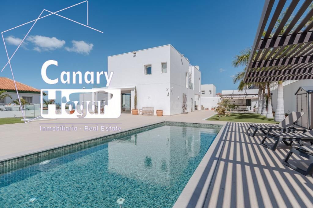 VILLA DE LUJO  MUY ESPACIOSA DE 5 DORMITORIOS EN VENTA EN  ROQUE DEL CONDE