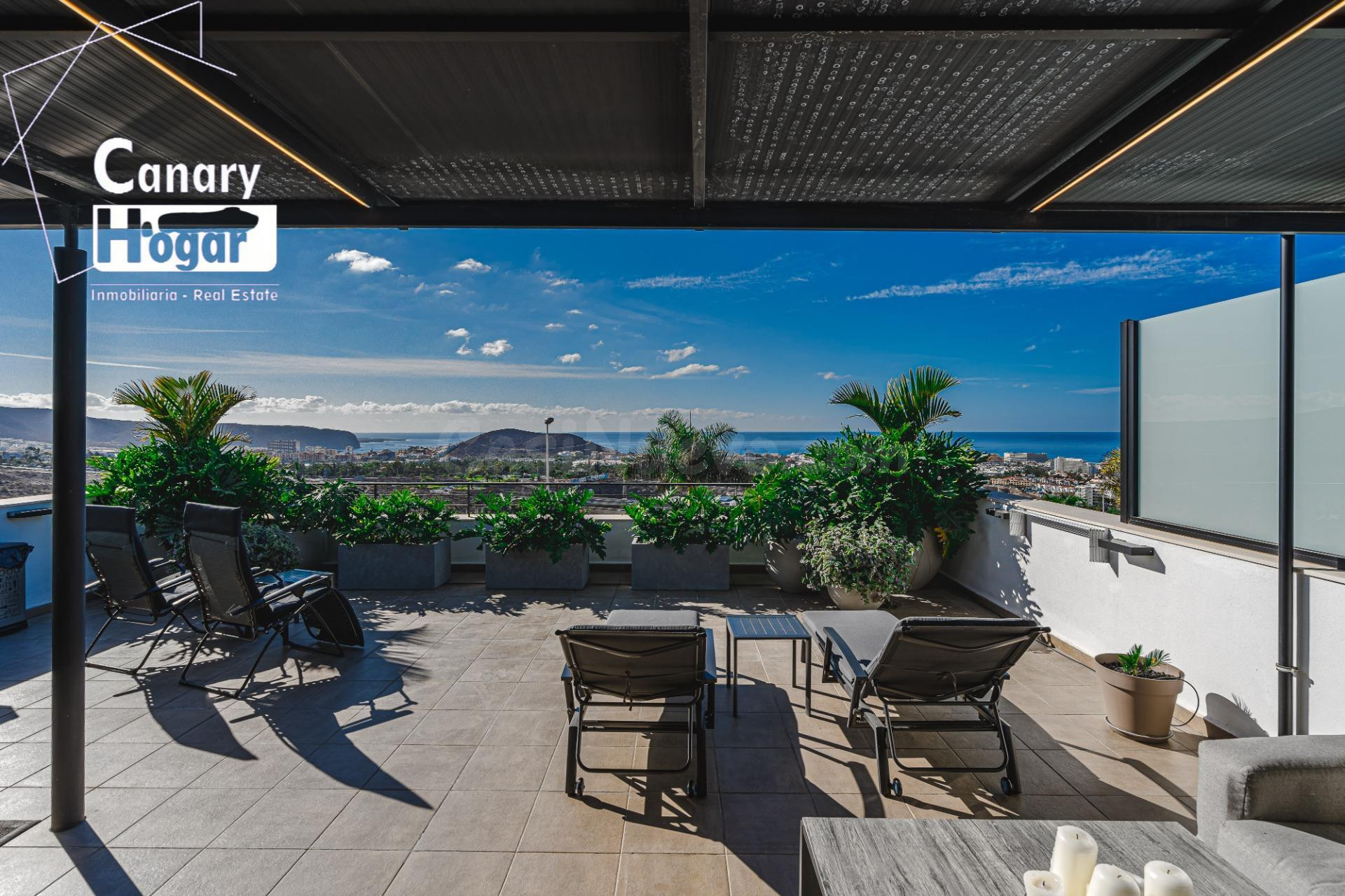 Villa de Lujo con Vistas Panorámicas al Océano – Apartamento Independiente – Piscina Climatizada