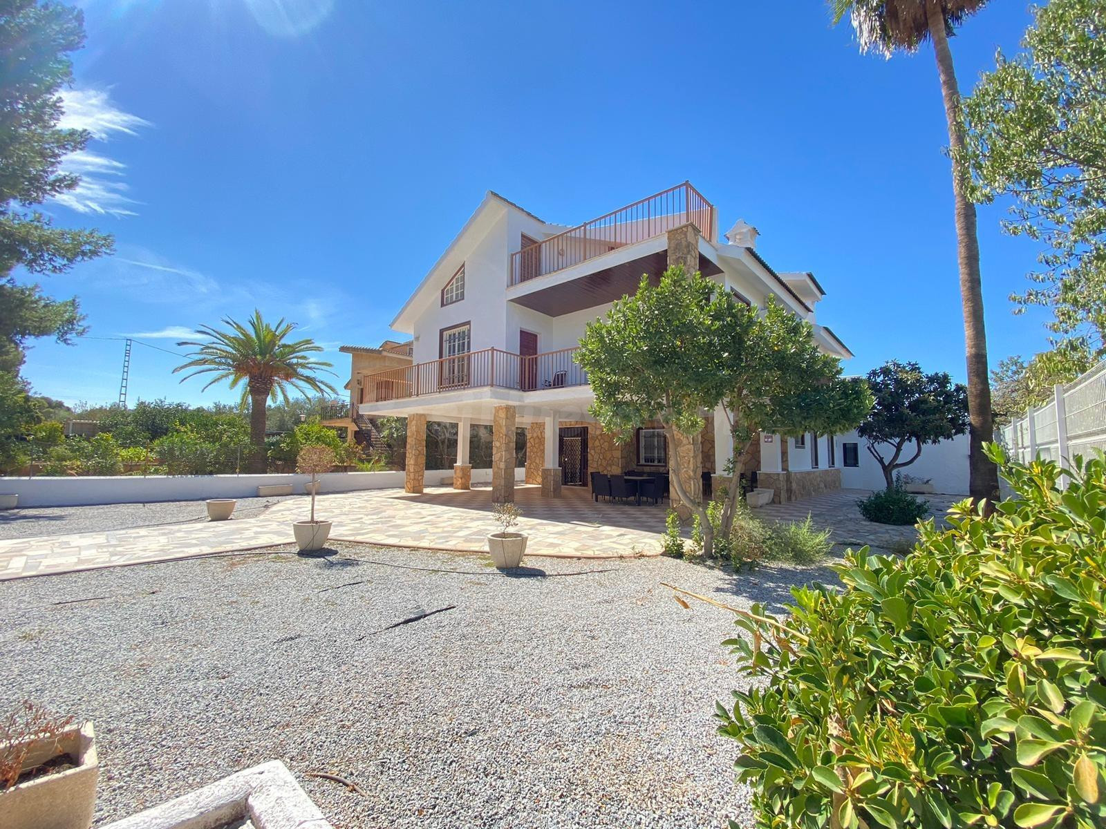 VILLA RURAL EN PURIAS