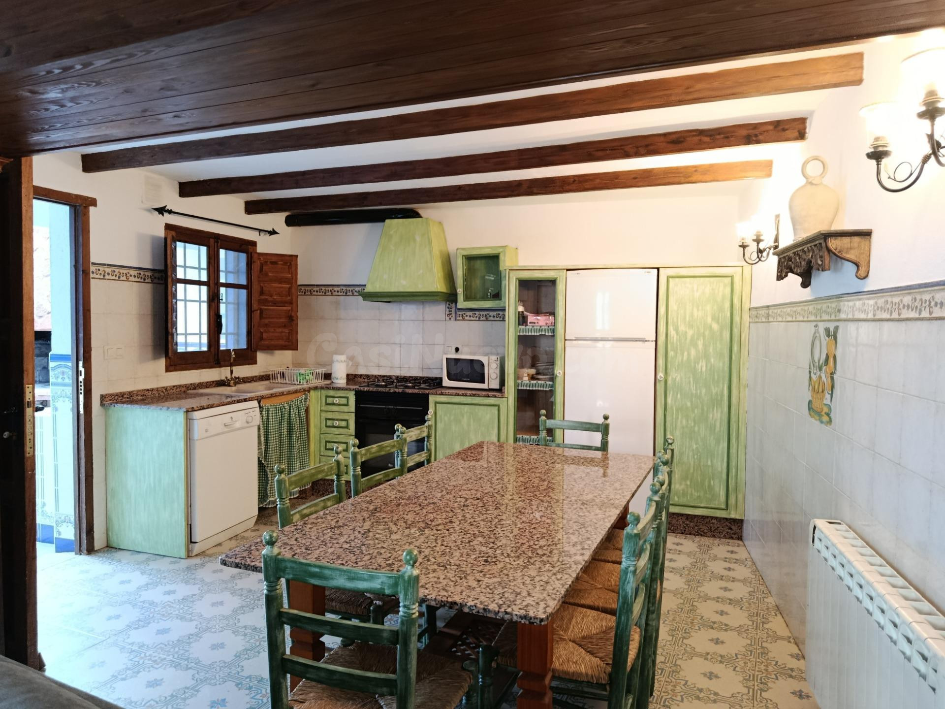 Dos casas, con sala de Jacuzzi y reformada a la venta en La  - foto 4