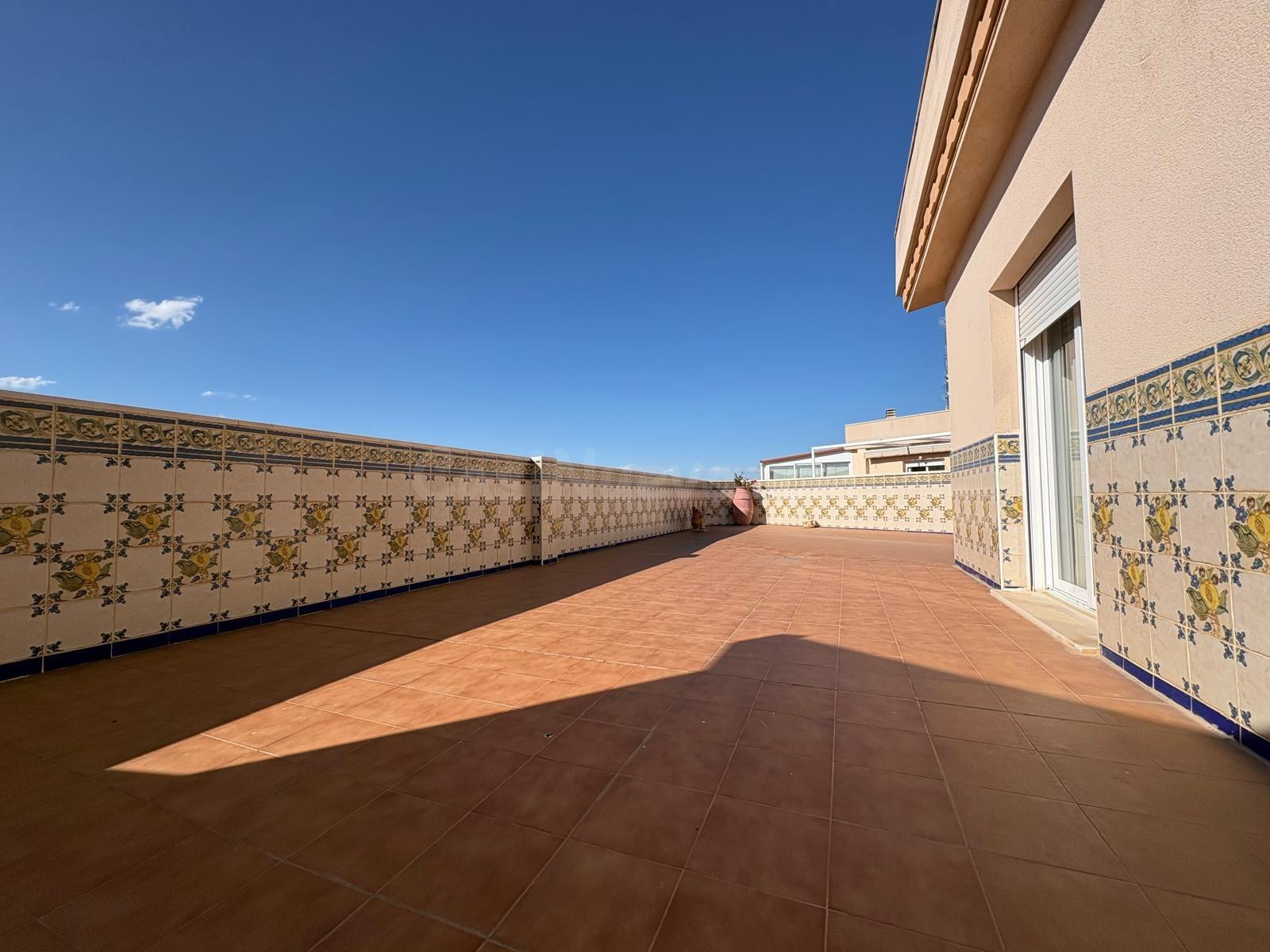 Ático con gran terraza en Puerto Lumbreras - foto 3