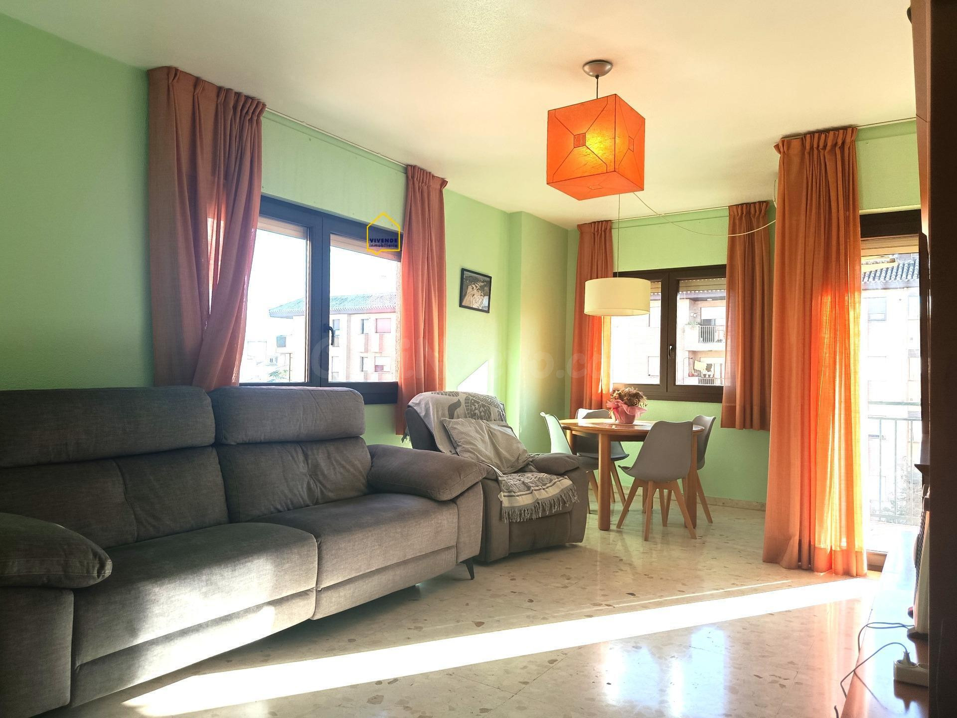 Piso a la venta, con vistasy terraza en el centro de Totana