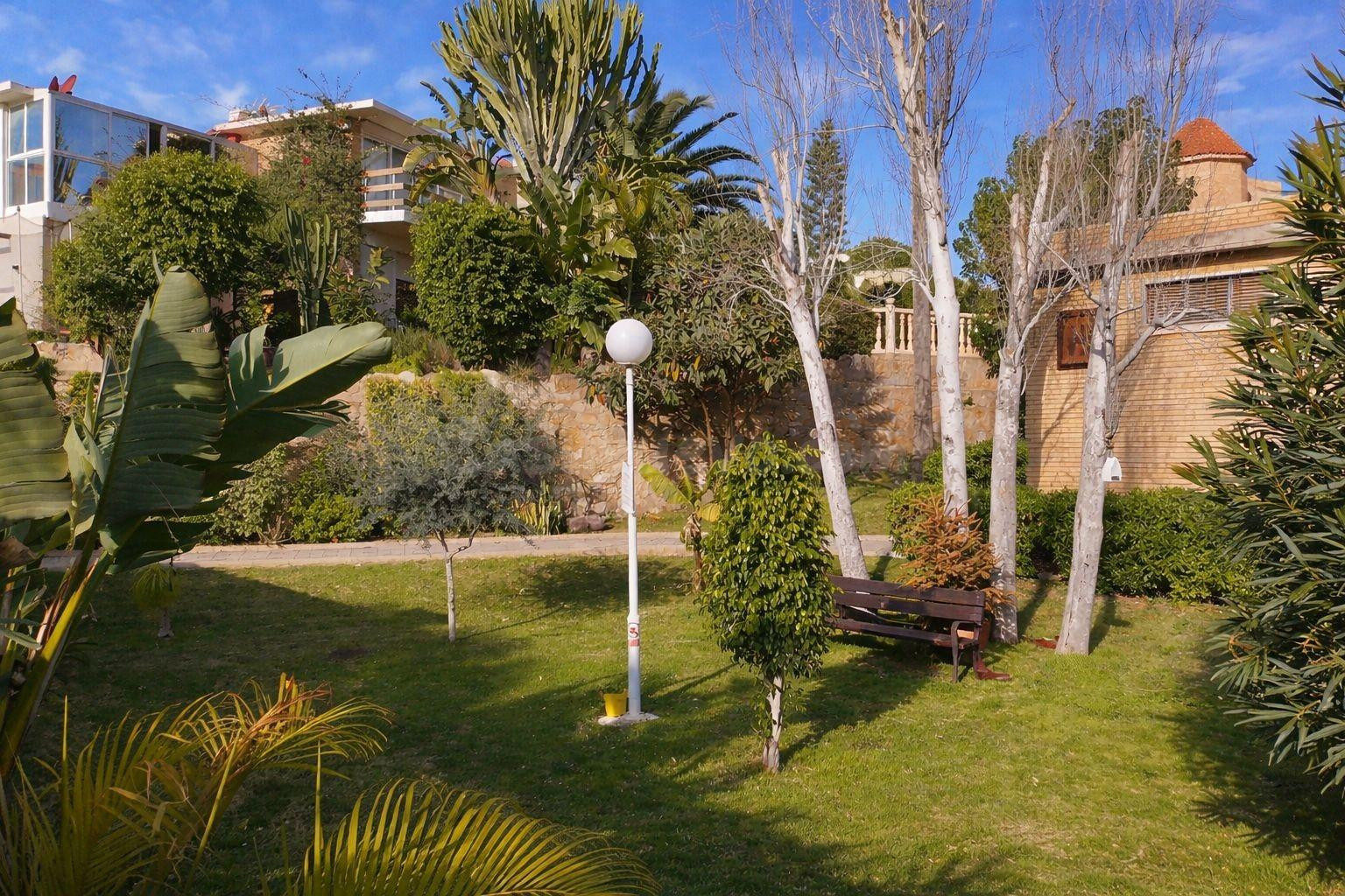 EXCLUSIVO CHALET EN CABO DE LAS HUERTAS CON VISTAS AL MAR