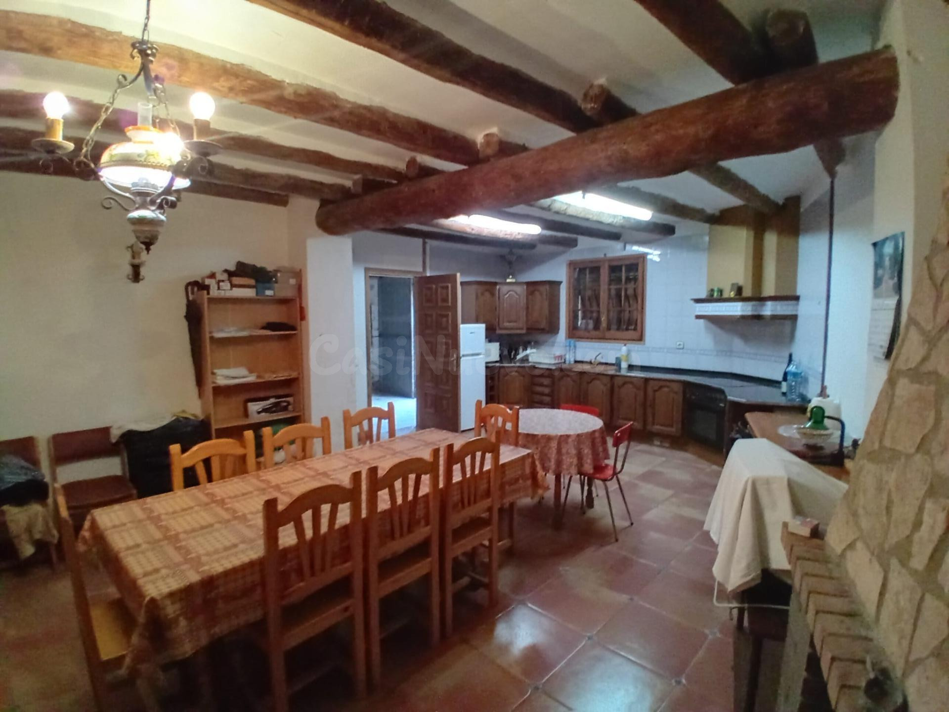 CASA CON ALMACÉN  EN ALCARRÀS - foto 3