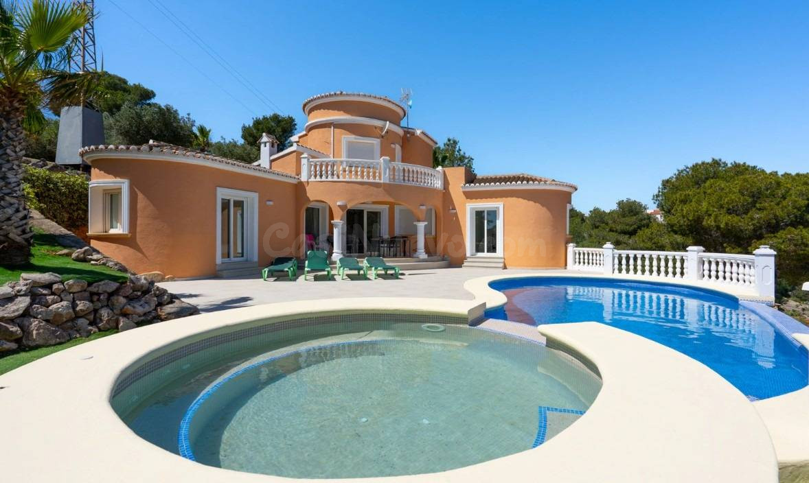 Villa Granadella. Villa con excelente relación calidad-precio en venta en Jávea