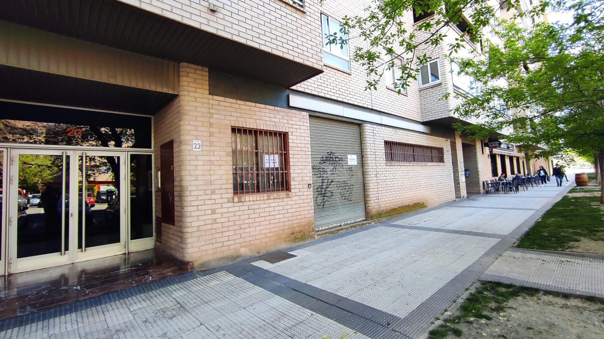LOCAL DE 100 M2 ÚTILES EN BARRIO DEL ACTUR - C/ MARIANA PINEDA