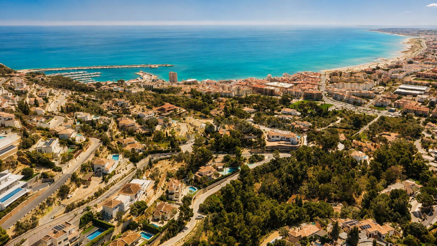 Villa Malibu. Excepcional villa en venta en La Corona Jávea, a pocos pasos de la playa.