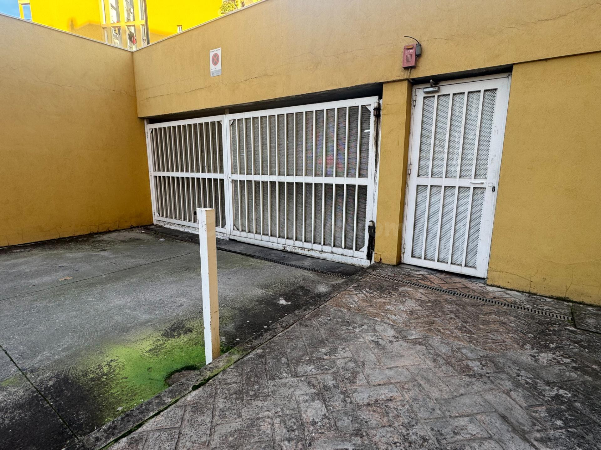 GARAJE AMPLIO EN VENTA EN CARLOS III, CORDOBA