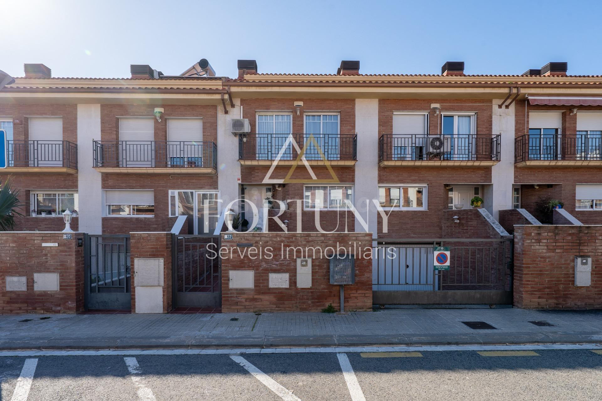 Casa adosada en venta en Passatge de Montbrió del Camp, Reus.