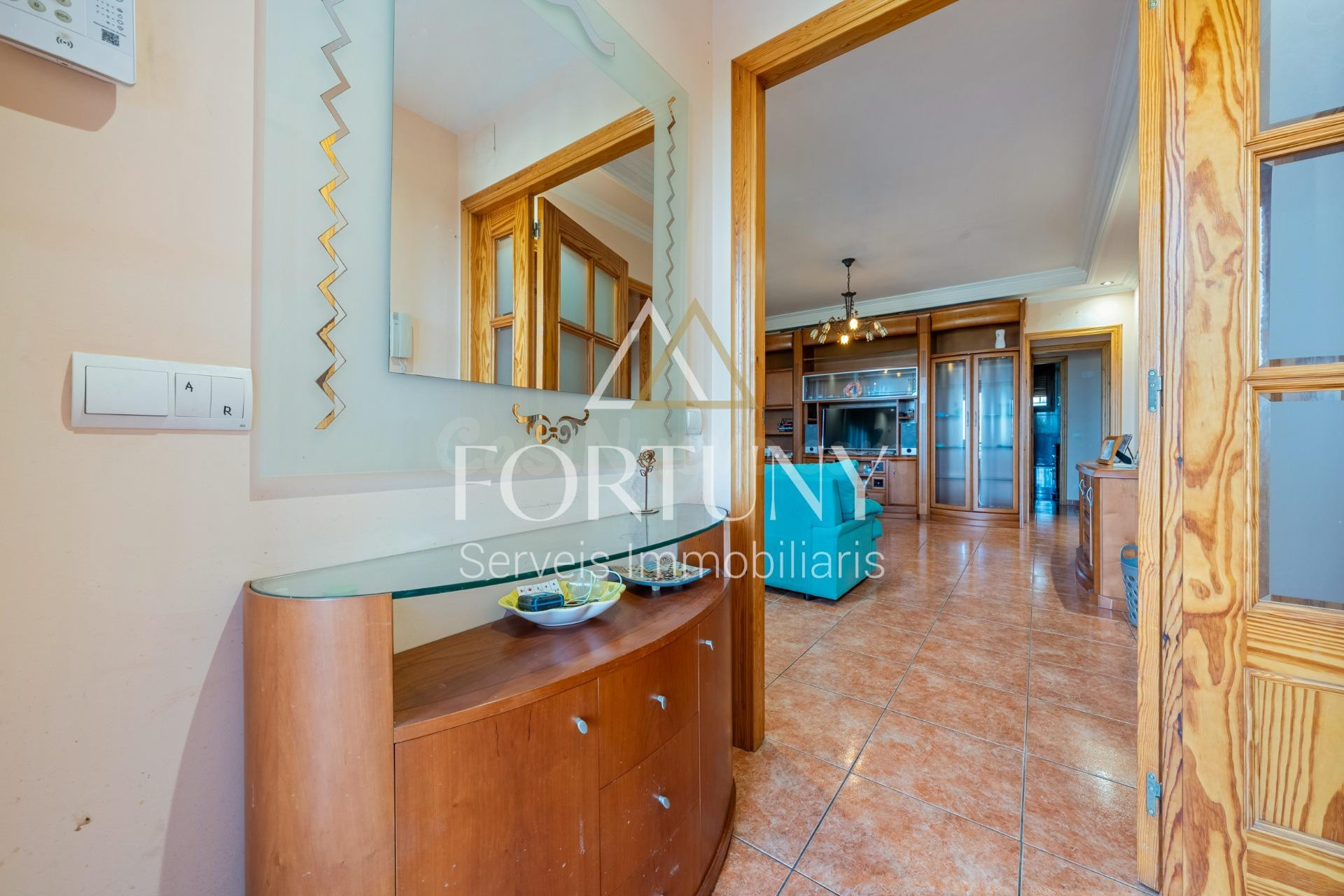 Casa en venta en Avinguda Montclar, Riudecanyes. - foto 2