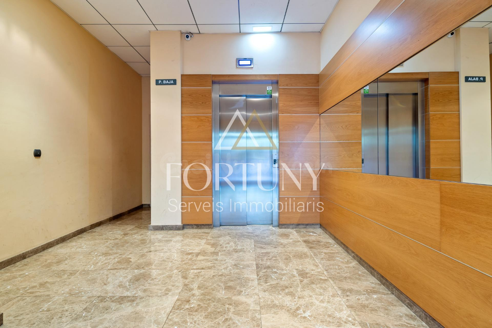 Ático en venta Calle Sant Bernat Calbó, Reus. - foto 3