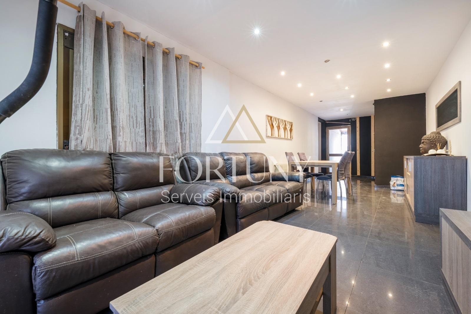 Casa adosada en venta en Almirall Recasens, en Reus. - foto 2
