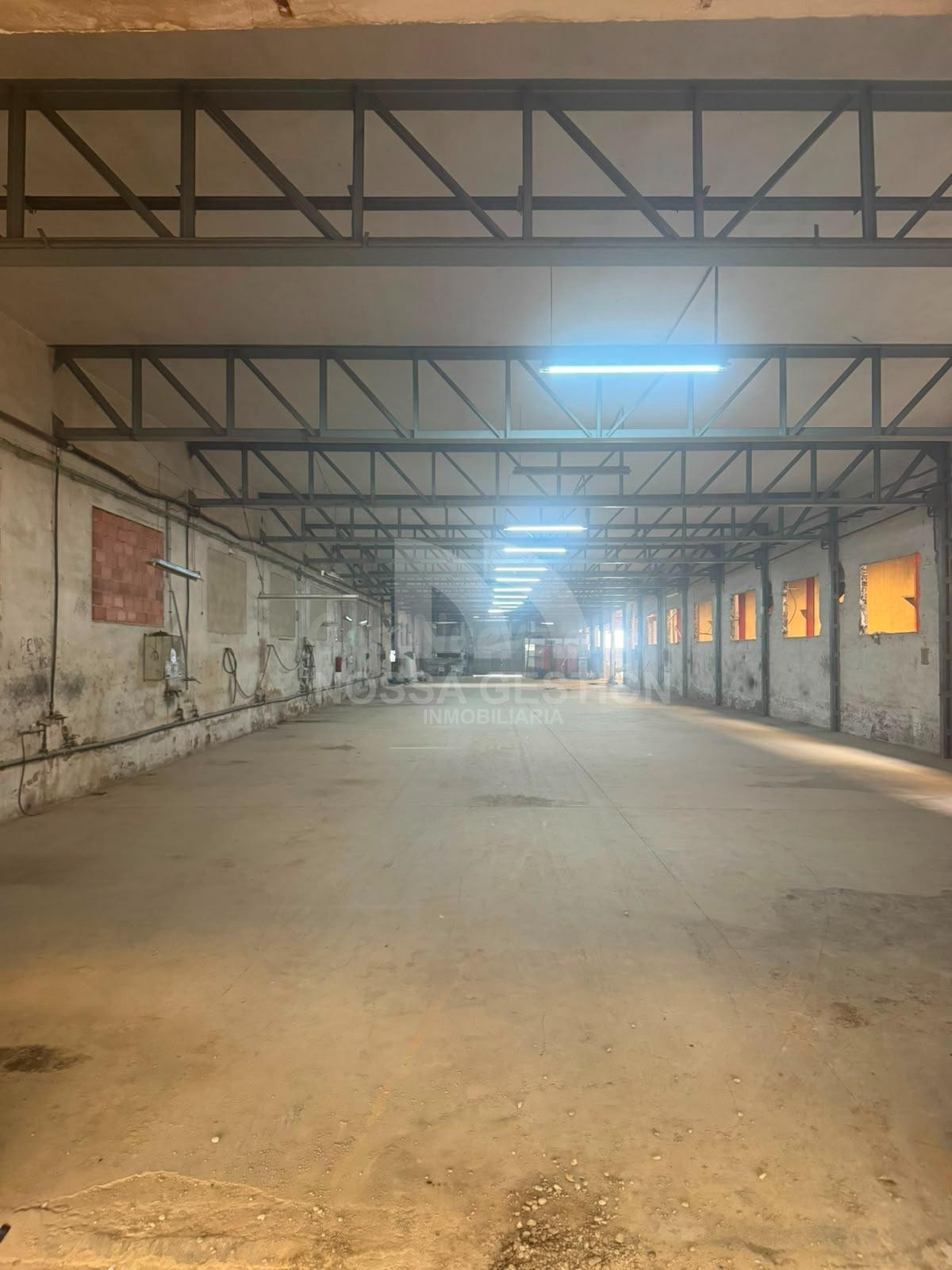 Imponente Nave Industrial en Alquiler en Massanassa - - foto 2