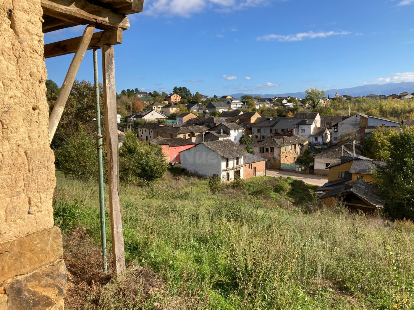 SE VENDE CASA PARA REFORMAR CON TERRENO - foto 3