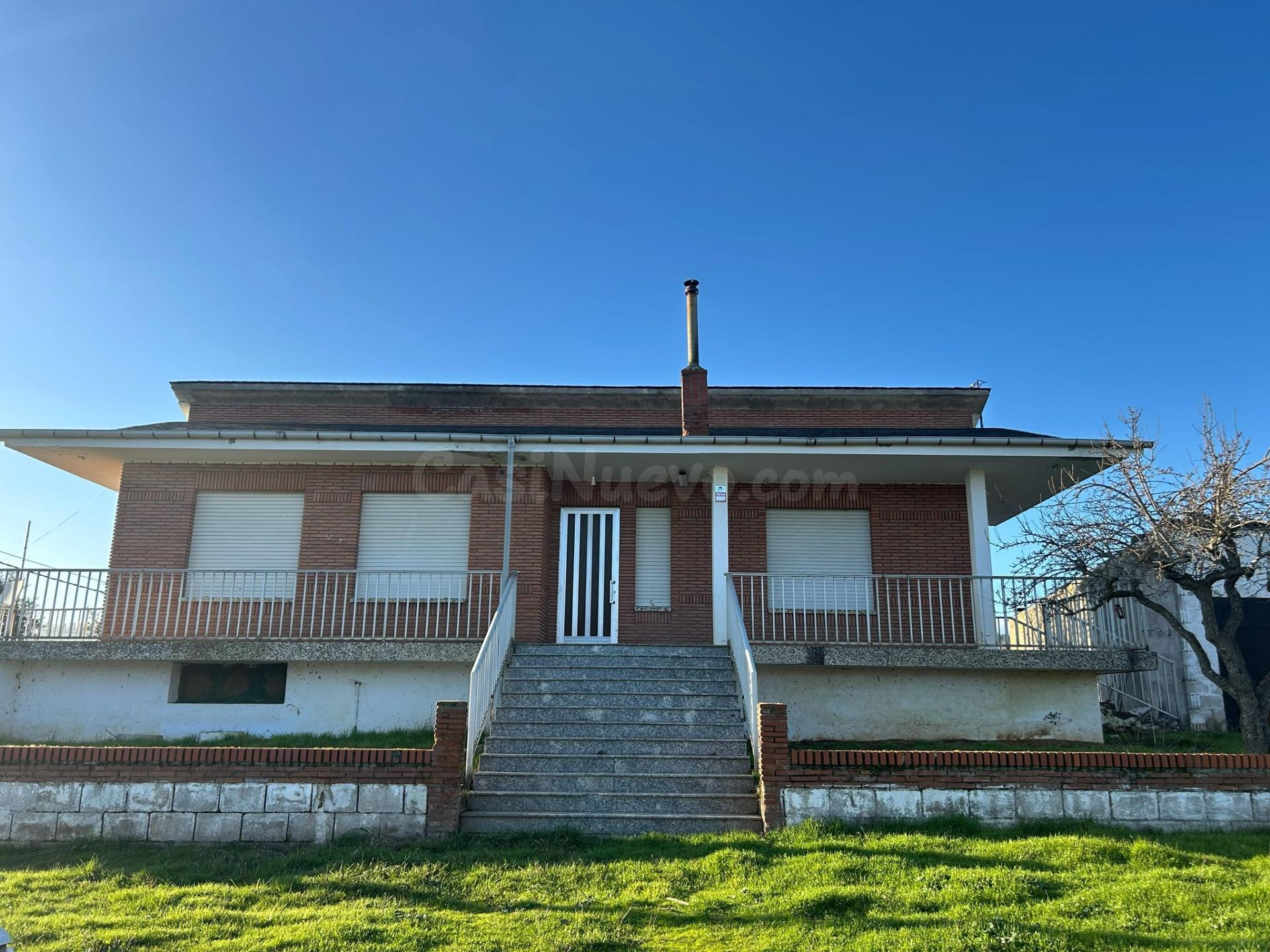 Encantadora Casa con Terreno en Cubillos del Sil