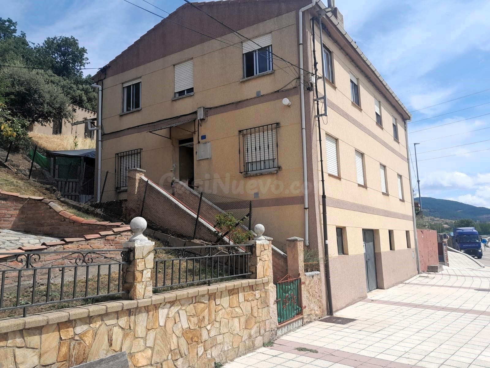Oportunidad de Inversión en La Robla: Casa Solar con Rentabi - foto 2