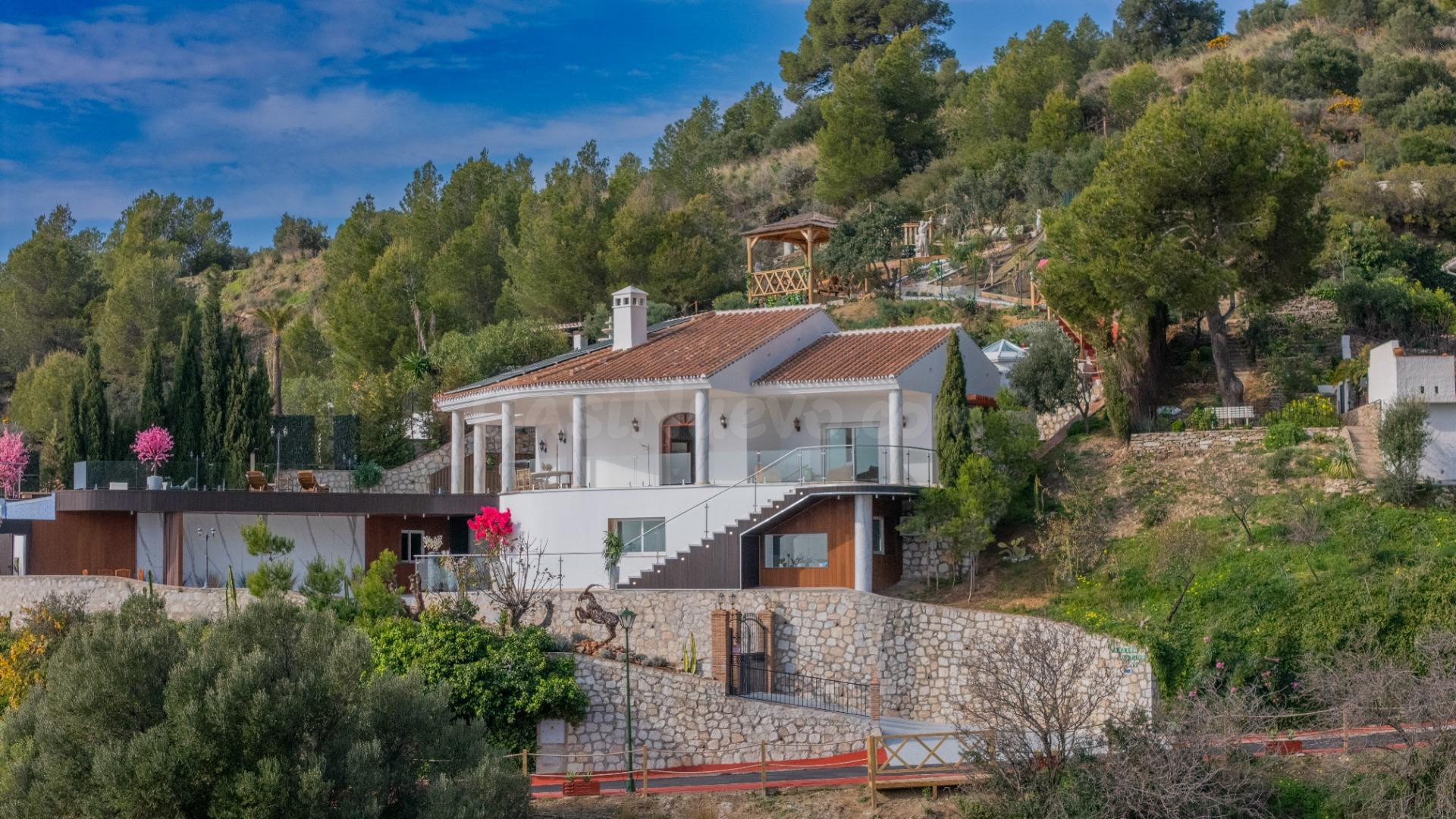 "Exclusiva Villa “Paraíso Latino” en la Prestigiosa Urb. Alta Verde (Mijas)"