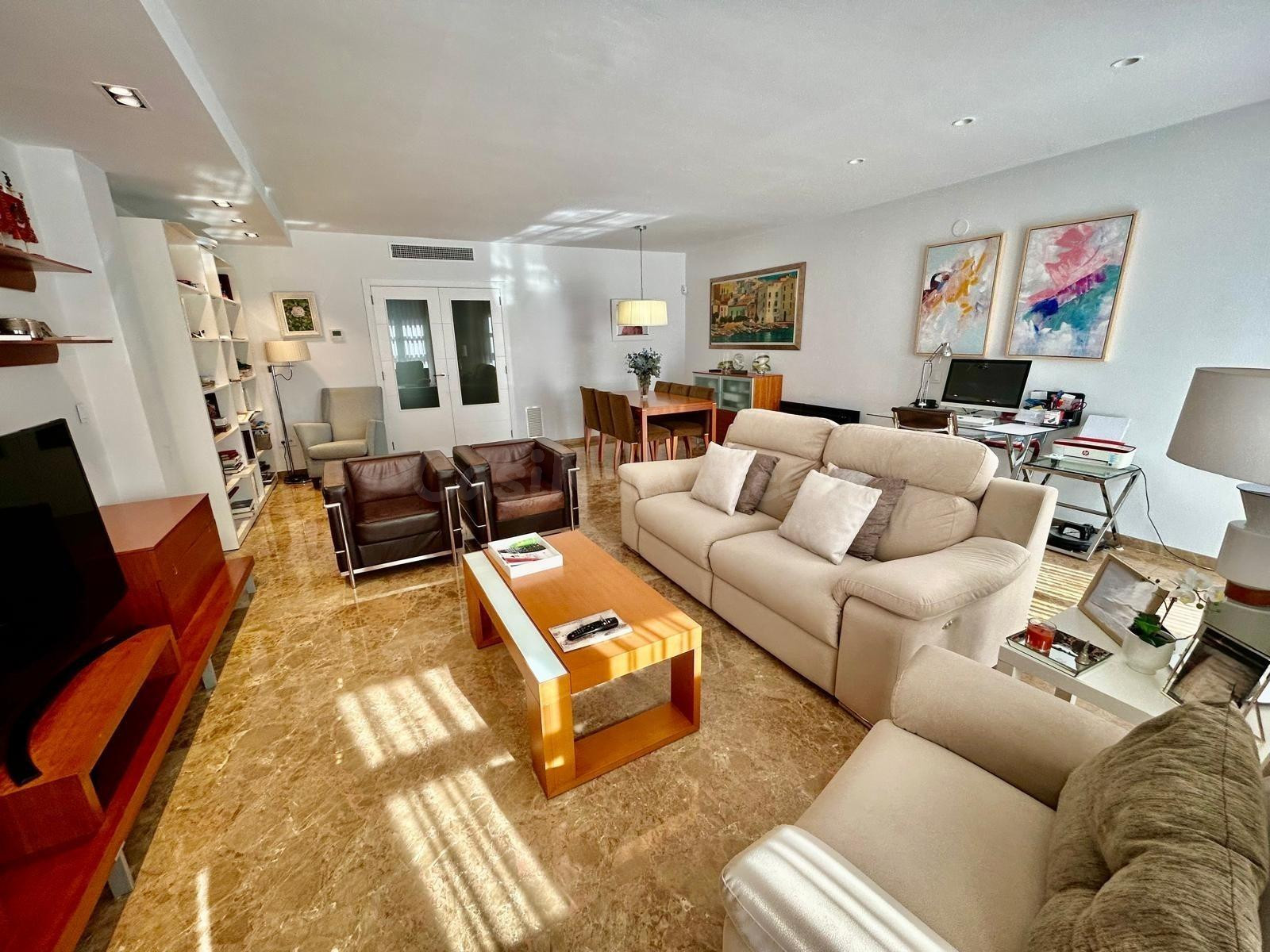 IMPRESIONANTE VIVIENDA REFORMADA DE DISEÑO EN PLENO PATRAIX DE CUATRO habitaciones