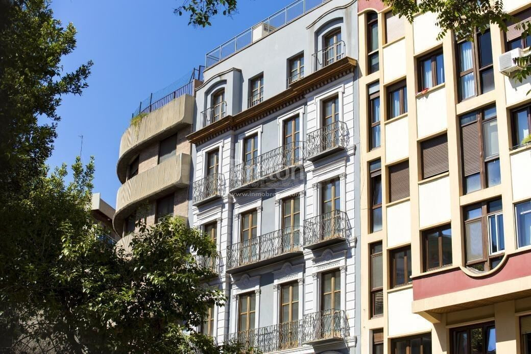 Exclusivo ÁTICO CON TERRAZA DE 90m2 junto a Paseo Independen - foto 2