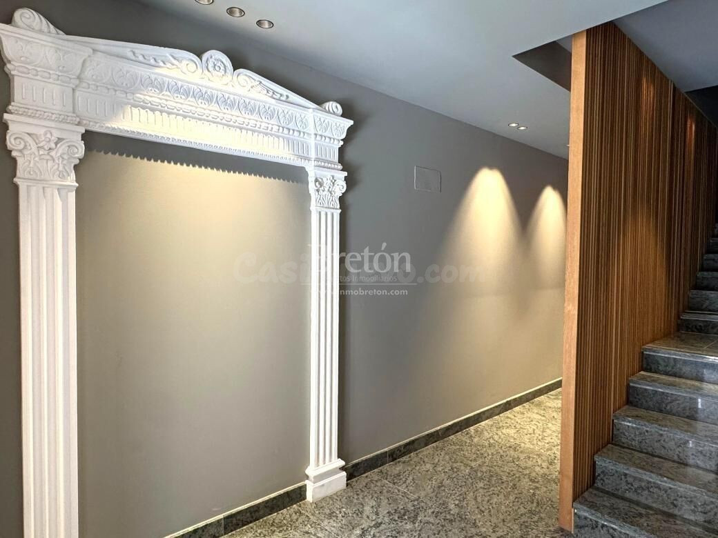 Exclusivo ÁTICO CON TERRAZA DE 90m2 junto a Paseo Independen - foto 4